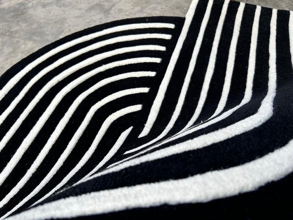 Black & White Geometric Hand-Tufted Wool Rug"